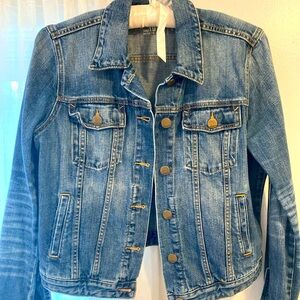 Womens 100% cotton jean jacket from GAP! Great condition!